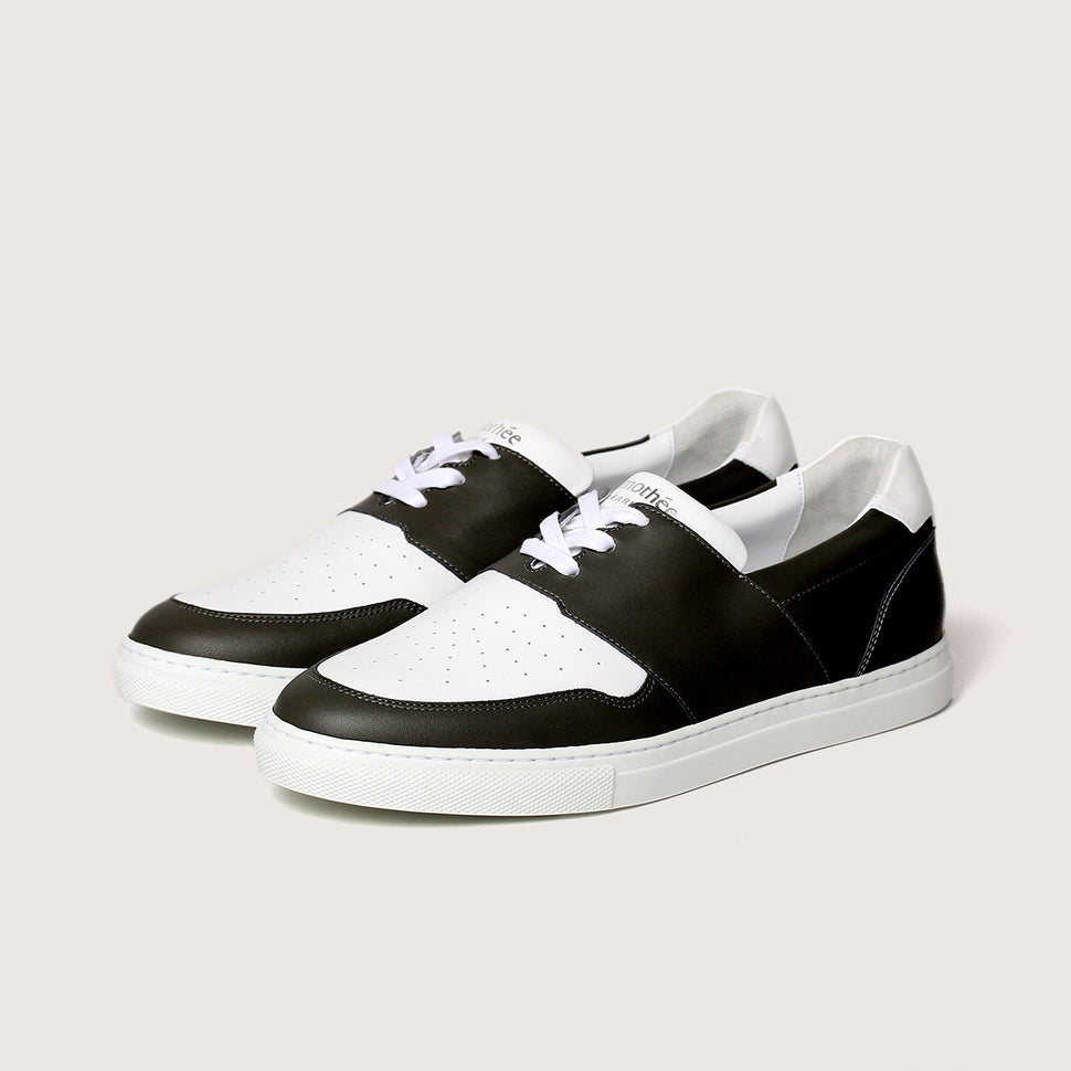 Timothee Paris clean sneaker Pyla Carbon black quarter photo