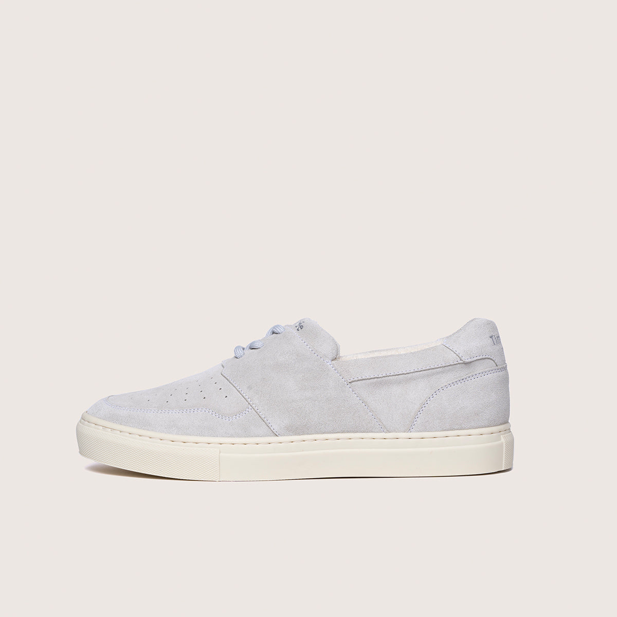 Sneaker suede Pyla Oyster grey profile photo timothee paris